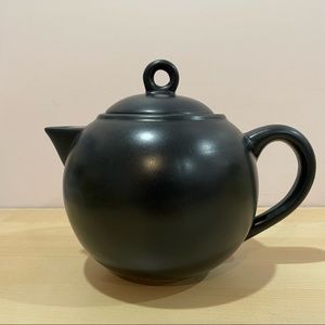 2011 Starbucks ceramic black tea / coffee pot